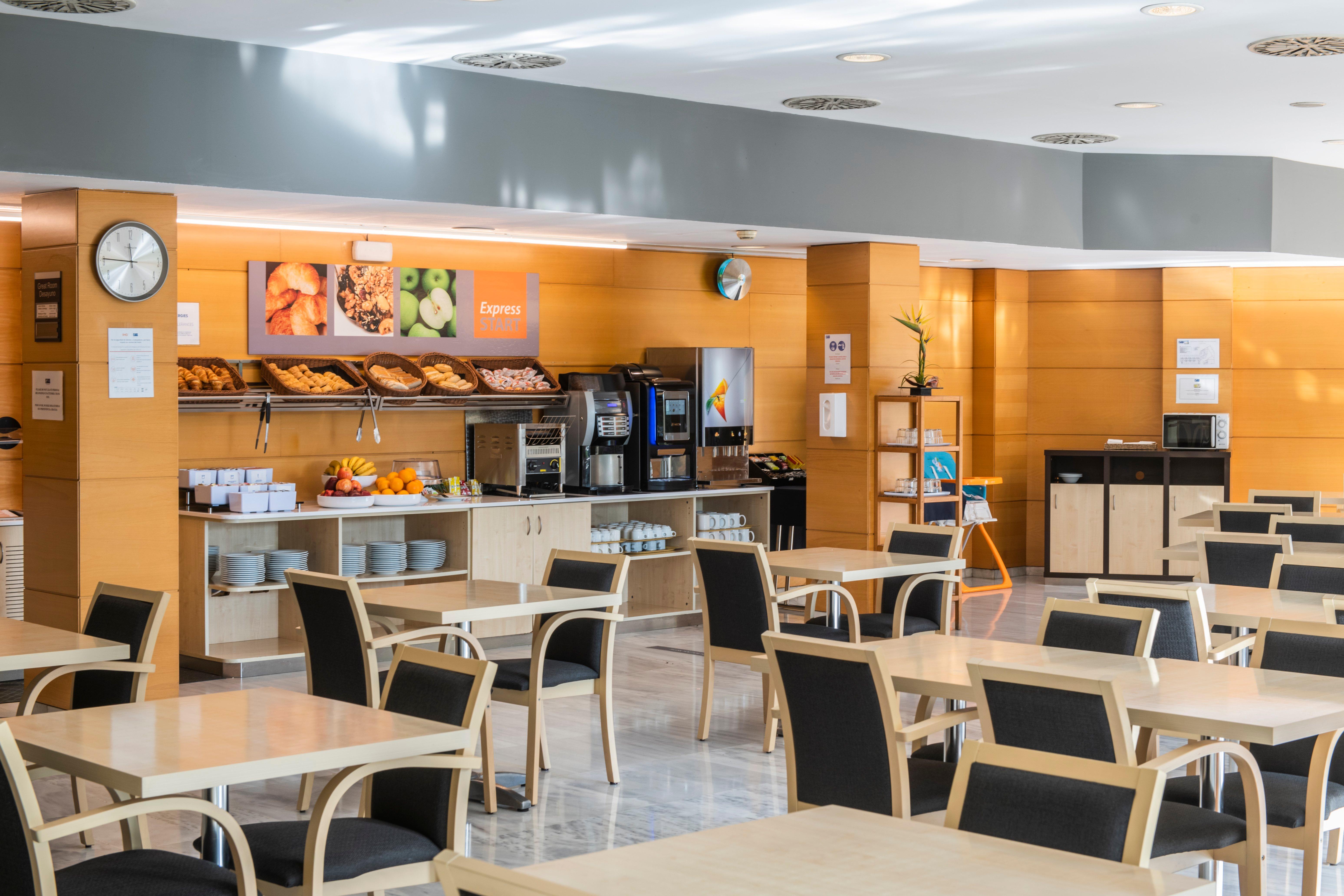 HOLIDAY INN EXPRESS BARCELONA - MONTMELO, AN IHG HOTEL ГРАНОЛЬЕРС 3*  (Испания) - от 5614 RUB | NOCHI